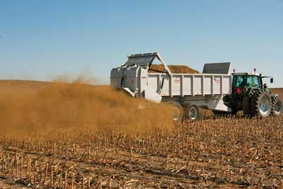 Box Spreaders with Spinner Beaters